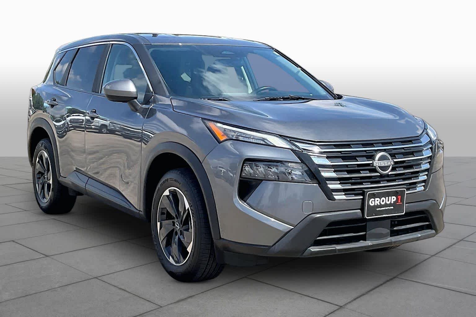 Used 2025 Gun Metallic Nissan SV image 3