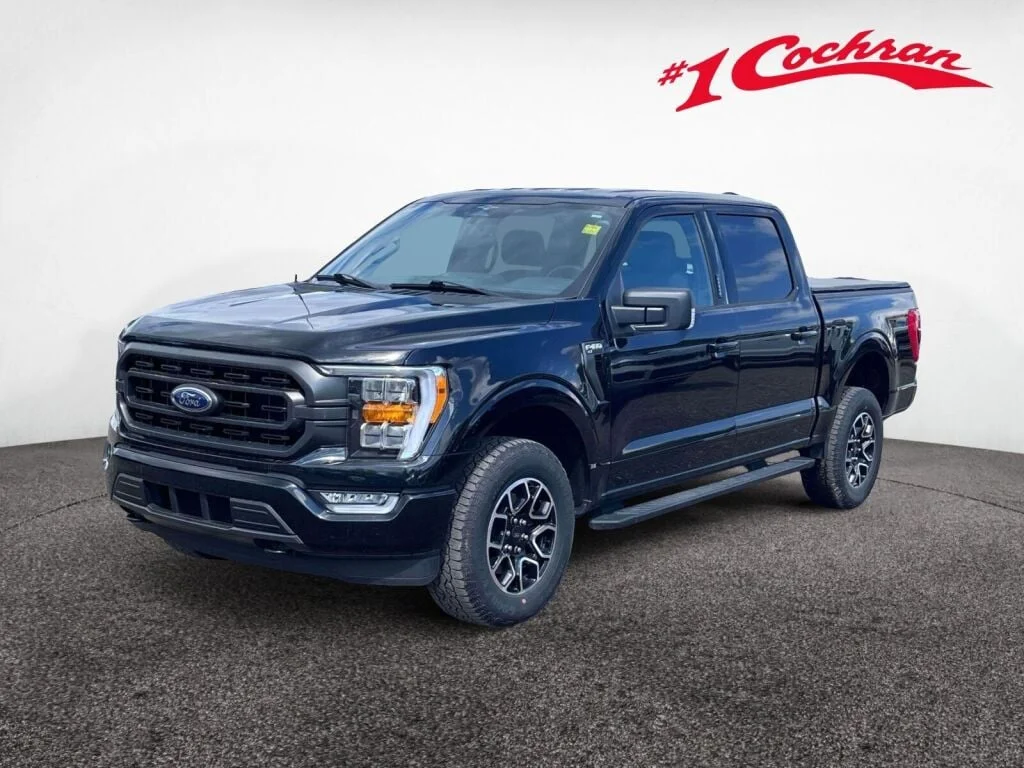 Used 2023 Agate Black Metallic Ford XLT image 12