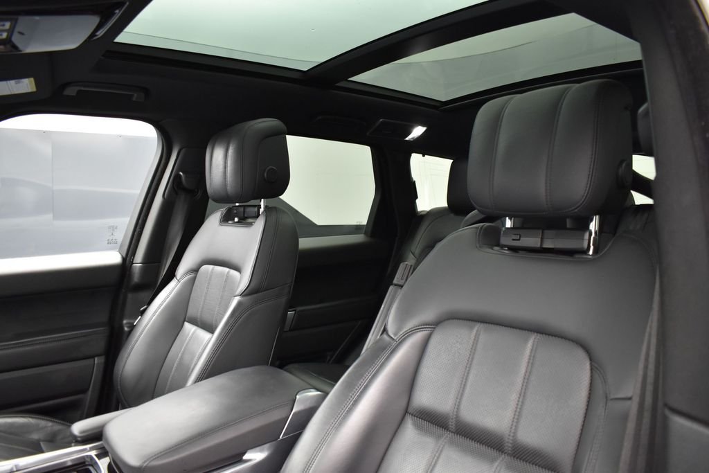 Used 2019 White Land Rover HSE image 12