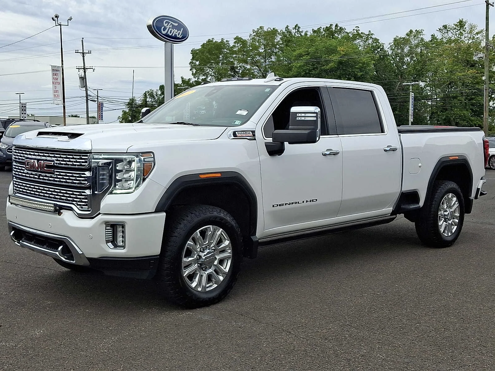 Used 2021 Summit White GMC Denali image 3