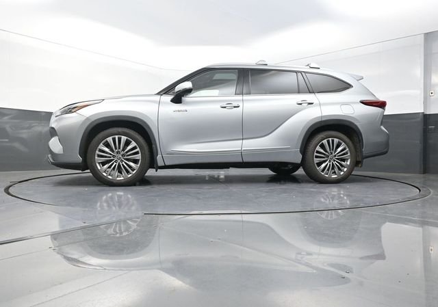 Used 2021 Silver Toyota Platinum image 34