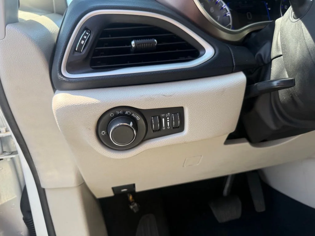 Used 2023 White Chrysler LX image 15