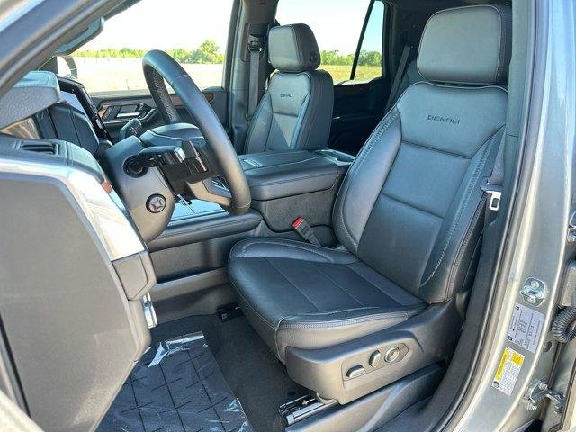 Used 2025 Sterling Metallic GMC Denali image 11