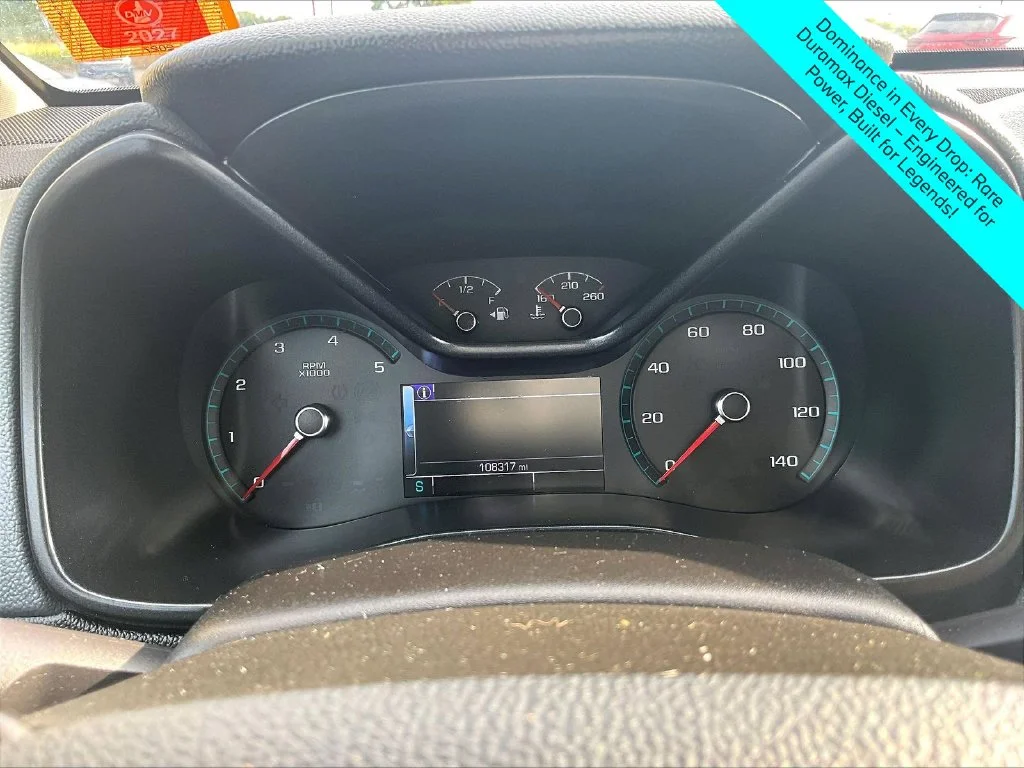 Used 2018 Gray Chevrolet Z71 image 19