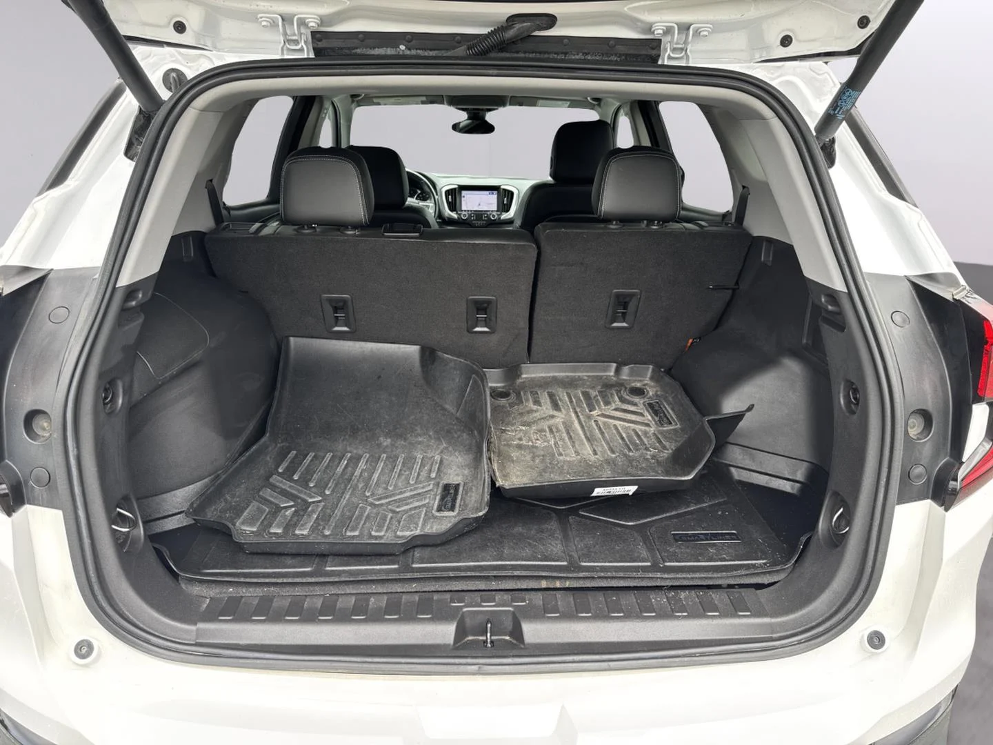 Used 2022 Summit White GMC SLT image 37