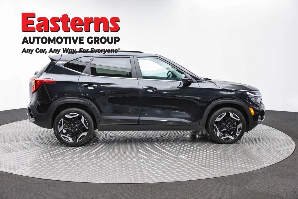 Used 2024 Black Kia SX image 4