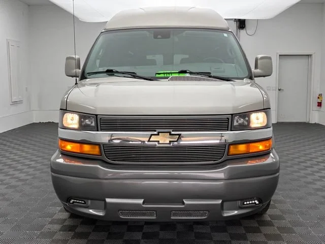 Used 2021 SPECIAL EXTERIOR COLOR Chevrolet LS image 5