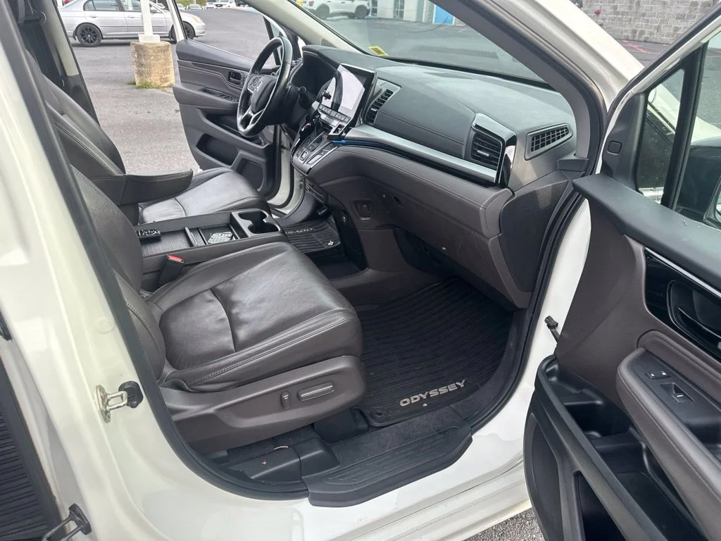 Used 2019 White Diamond Pearl Honda Elite image 15