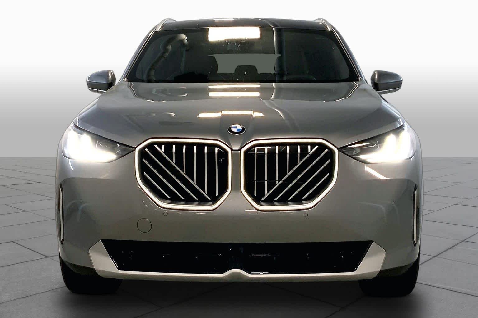 New 2026 Skyscraper Grey Metallic BMW 30 xDrive image 3