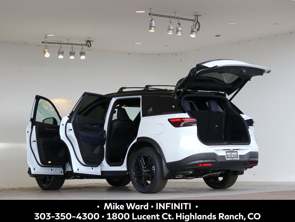 New 2026 2T RAD WHT INFINITI Sport AWD image 4