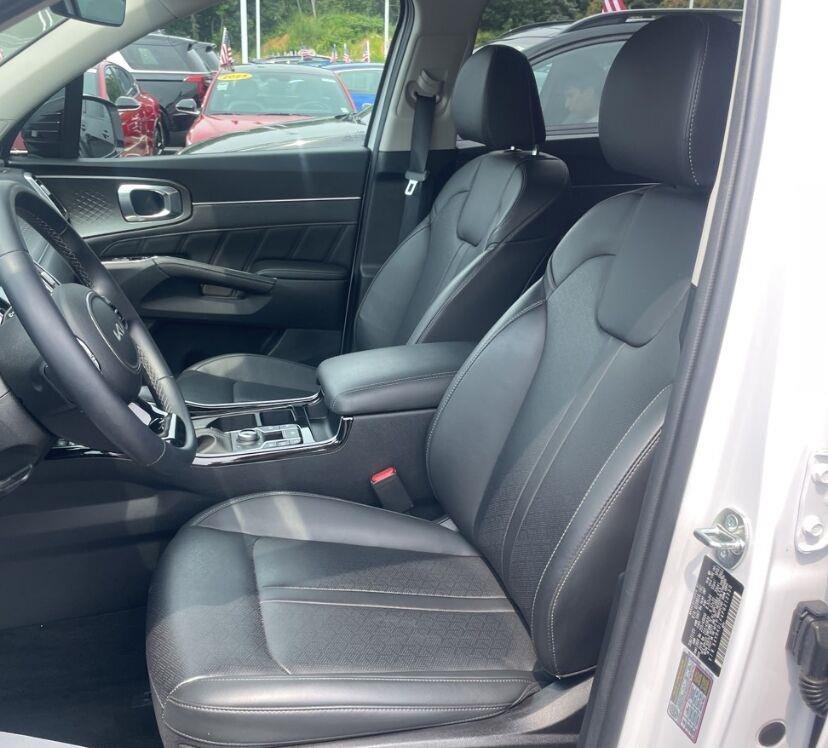 Used 2023 Glacial White Pearl Kia SX image 5
