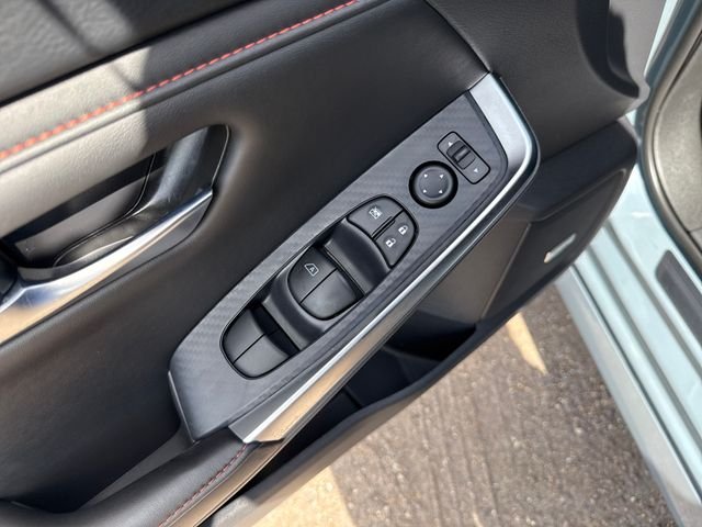 Used 2025 Gray Nissan SR image 12