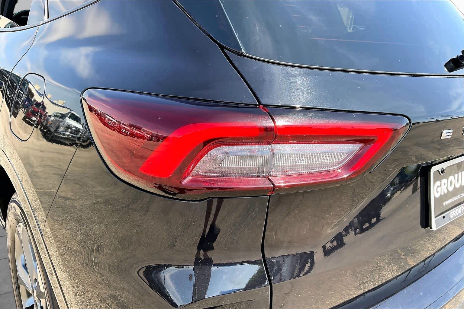 Used 2024 Agate Black Metallic Ford ST-Line image 27