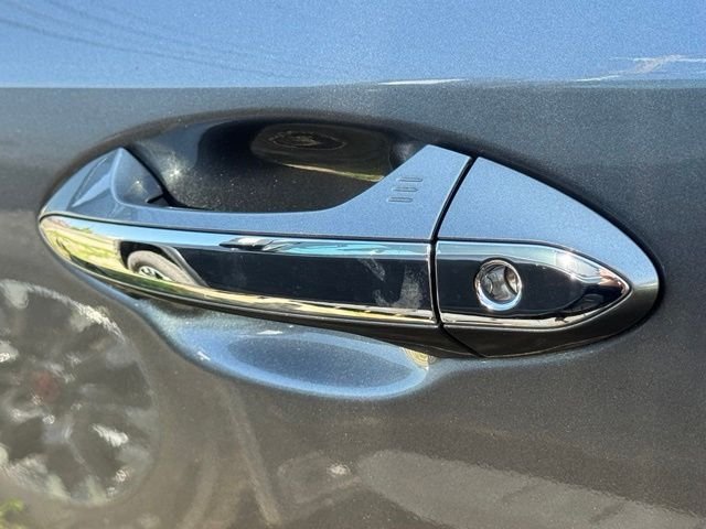 Used 2022 Gray INFINITI LUXE image 10
