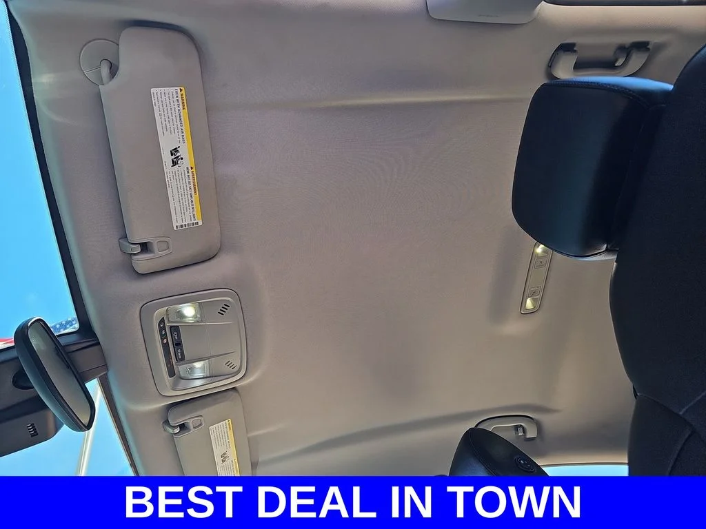 Used 2018 Silver Chevrolet Premier image 29