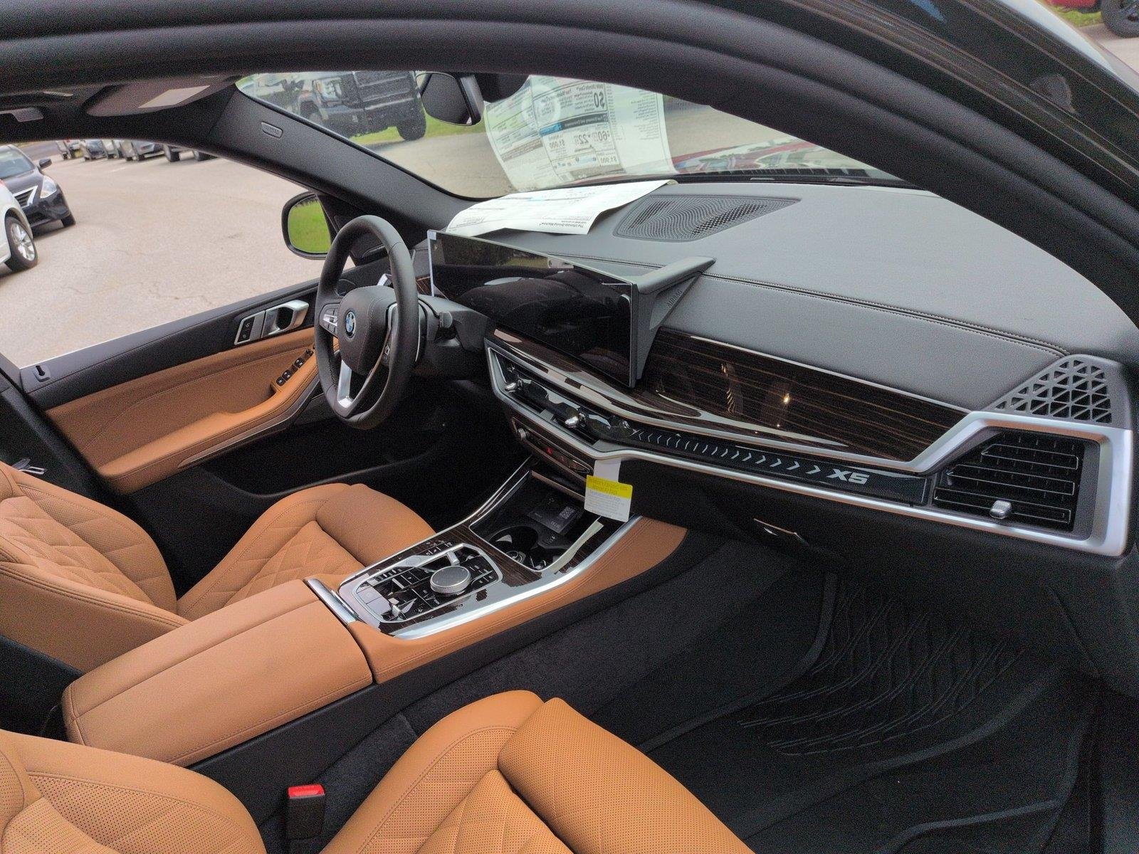 New 2026 Manhattan Green Metallic BMW xDrive50e image 40