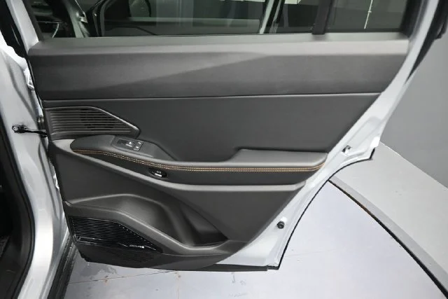 New 2026 Silver Zynith Clear-Coat Exterior Paint Jeep  image 21