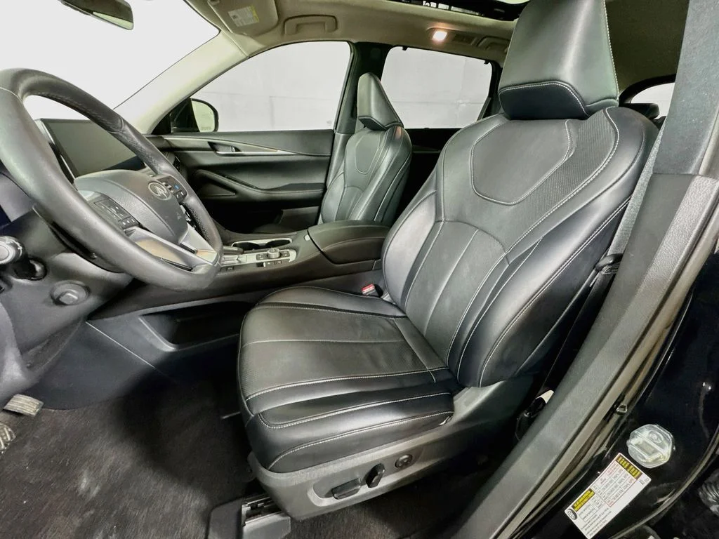 Certified Used 2023 Black INFINITI LUXE image 28