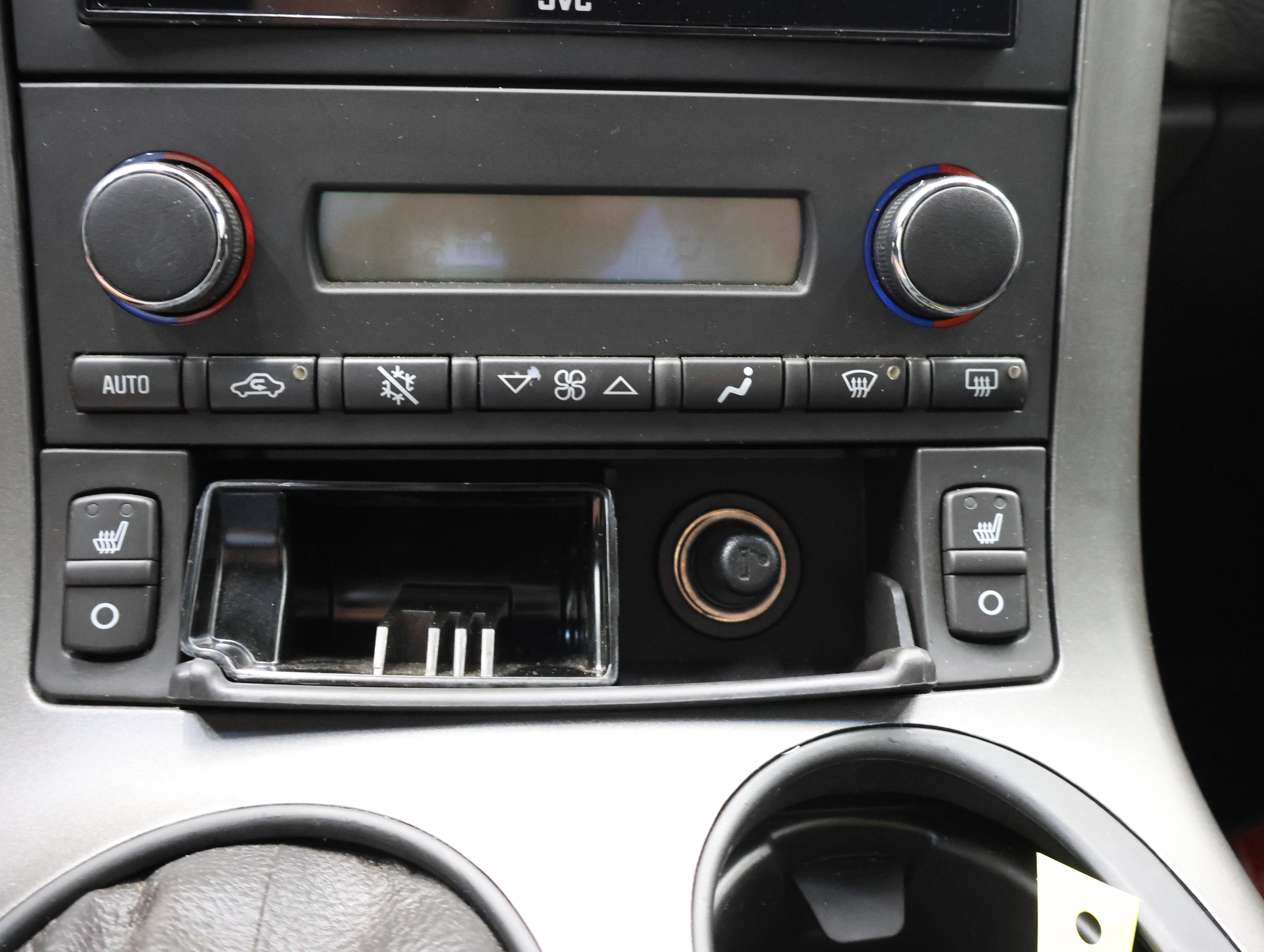 Used 2007 Arctic White Chevrolet  image 37