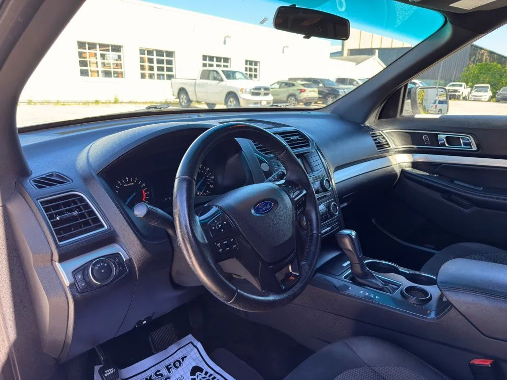 Used 2017 White Ford XLT image 17