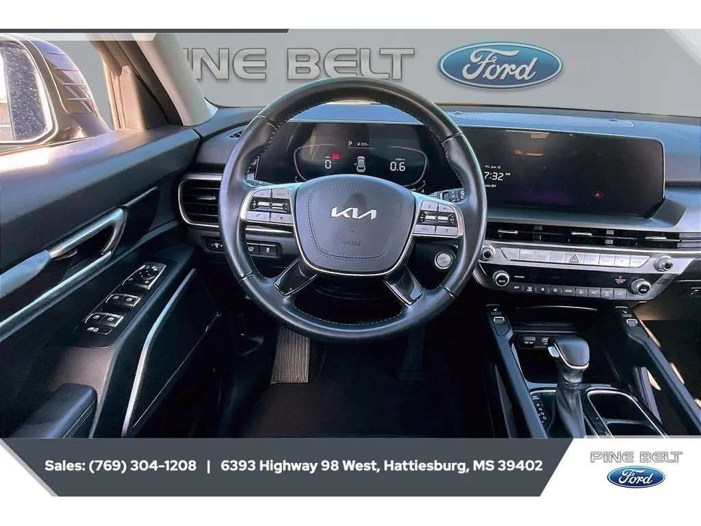 Used 2025 DARK MOSS Kia S image 5