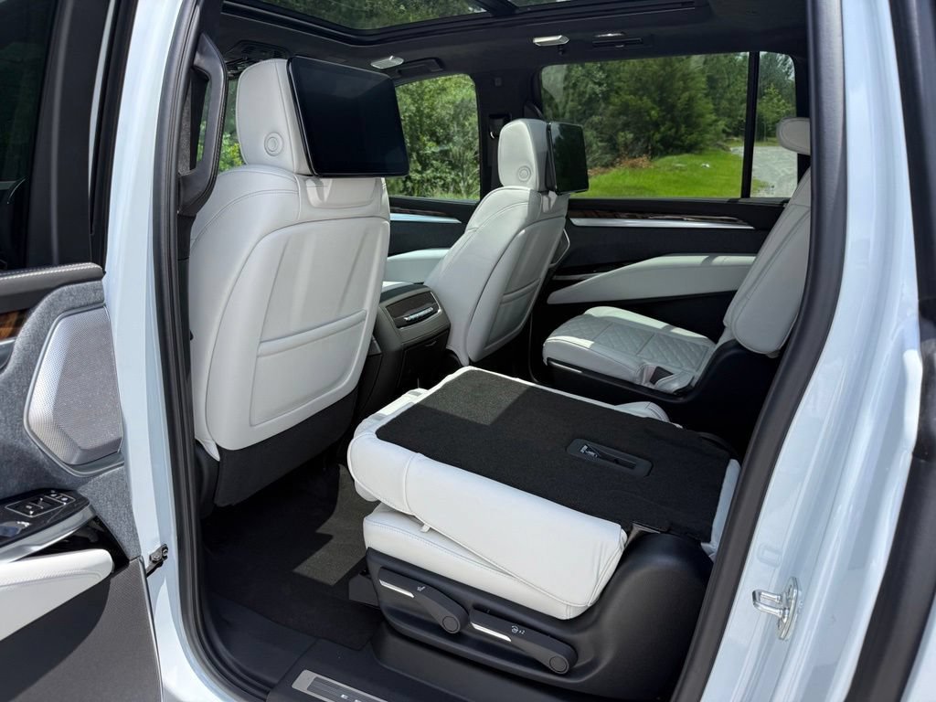 New 2026 Vibrant White Tricoat Cadillac Platinum Sport image 22