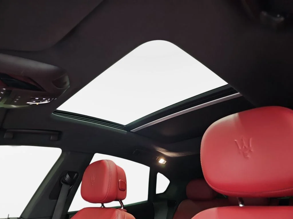 Used 2020  Maserati Base image 32