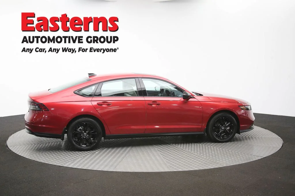 Used 2025 Red Honda SE image 43