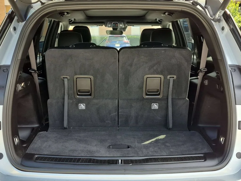 Used 2025 Silver Jeep Limited image 7