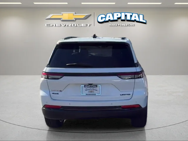 Used 2025 White Jeep Limited image 4