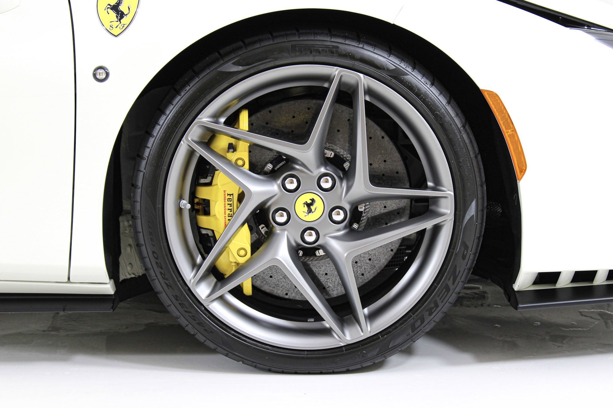 Used 2022 White Ferrari  image 27