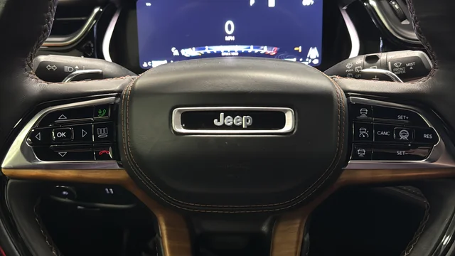 Used 2023 Diamond Black Crystal Pearlcoat Jeep Summit Reserve image 16