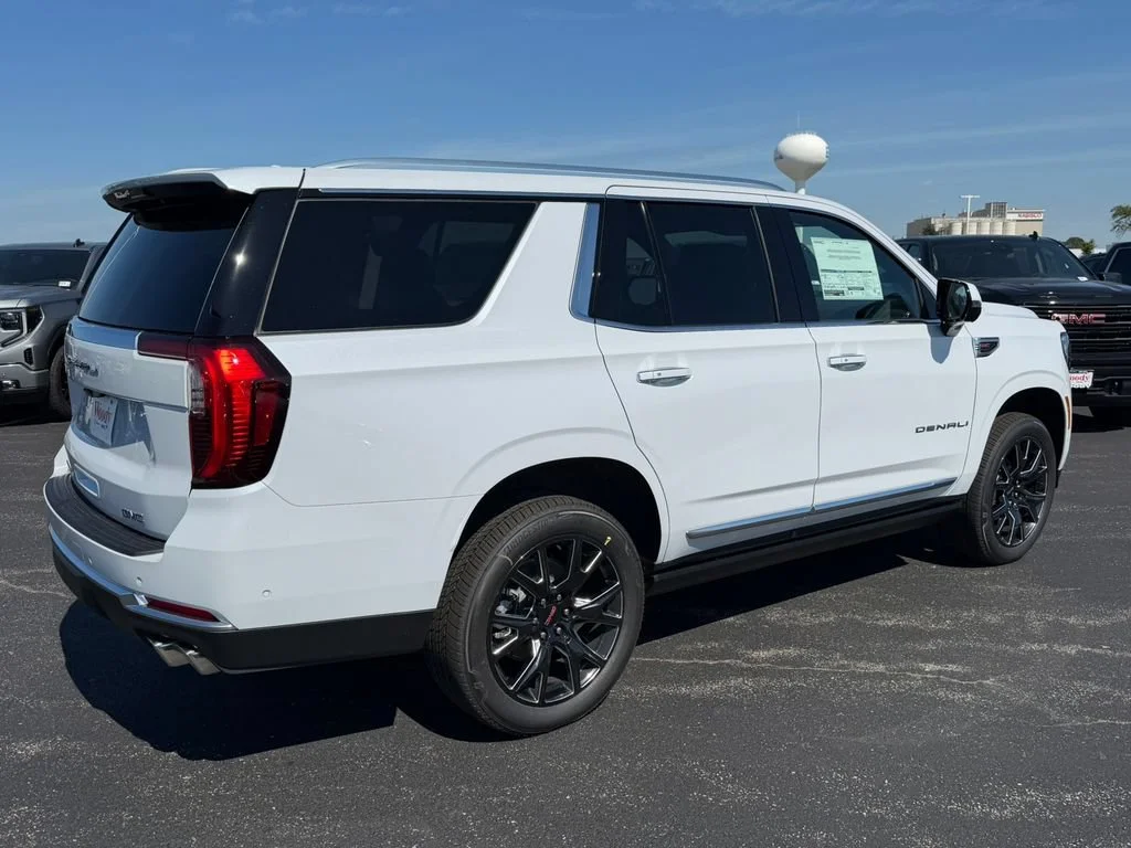 2026 GMC Yukon Denali - Photo 16