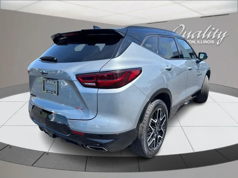 Used 2023 Sterling Gray Metallic Chevrolet RS image 4