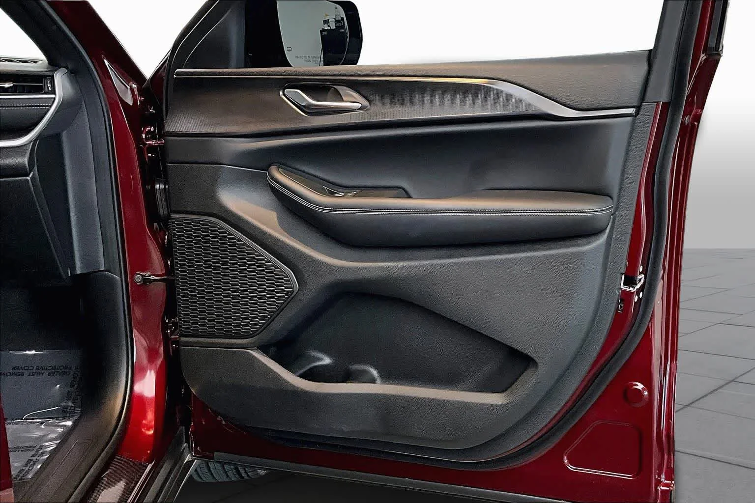 Used 2025 Velvet Red Pearlcoat Jeep Altitude image 22