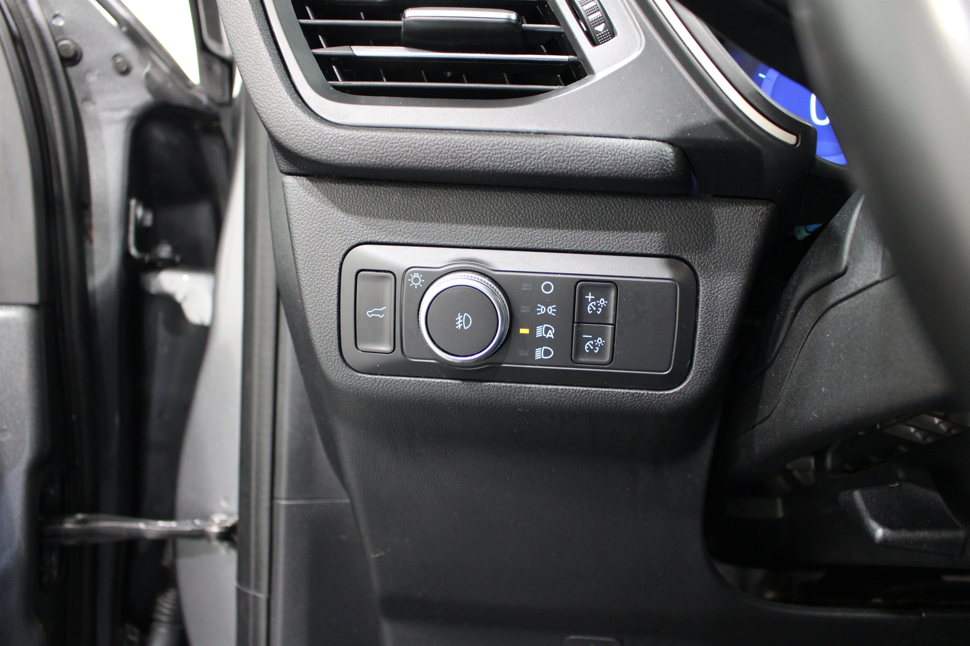 2022 Ford Escape SEL - Photo 9