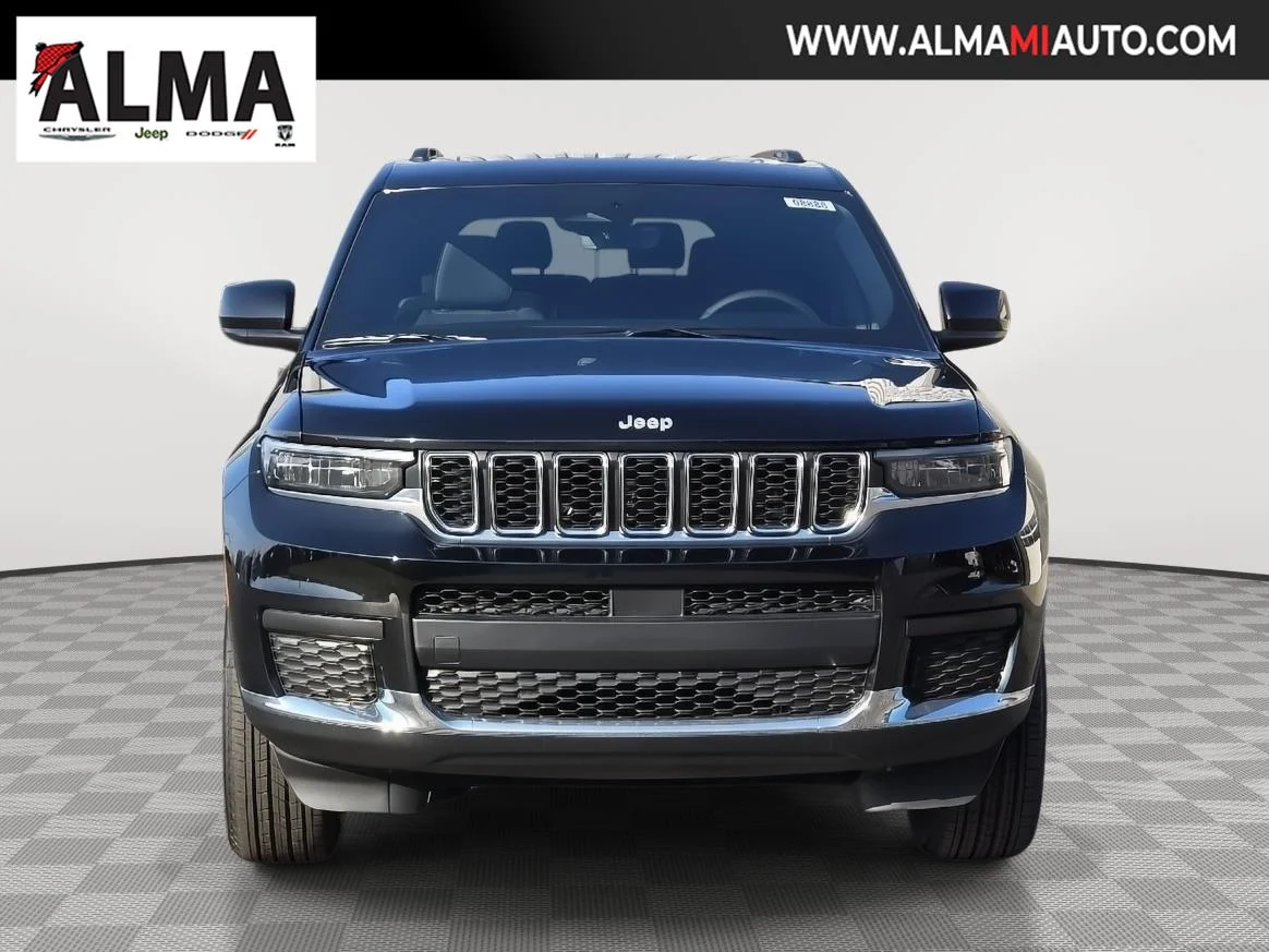 New 2026 Diamond Black Crystal Pearl-Coat Exterior Paint Jeep Laredo X image 2