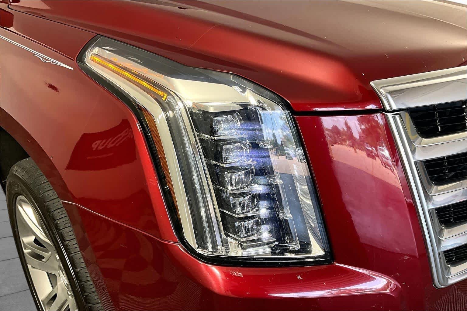 Used 2018 Red Passion Tintcoat Cadillac Premium Luxury image 26