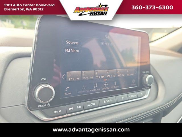 Used 2023 Glacier White Nissan S image 18