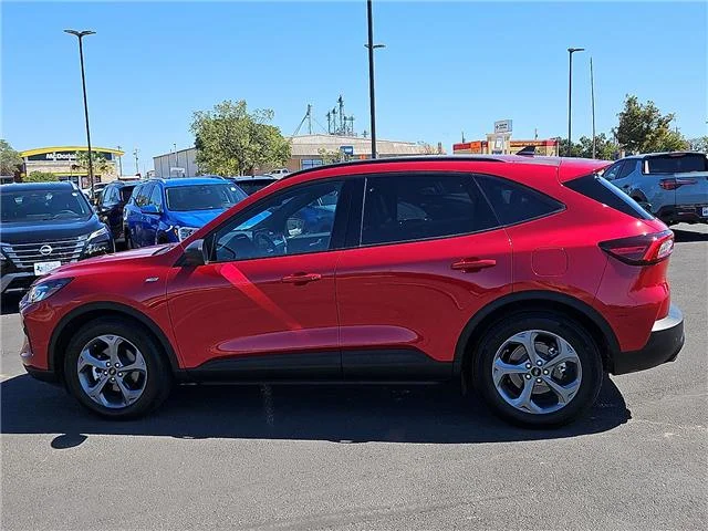 Used 2025 Red Ford ST-Line Front-Wheel Drive image 2