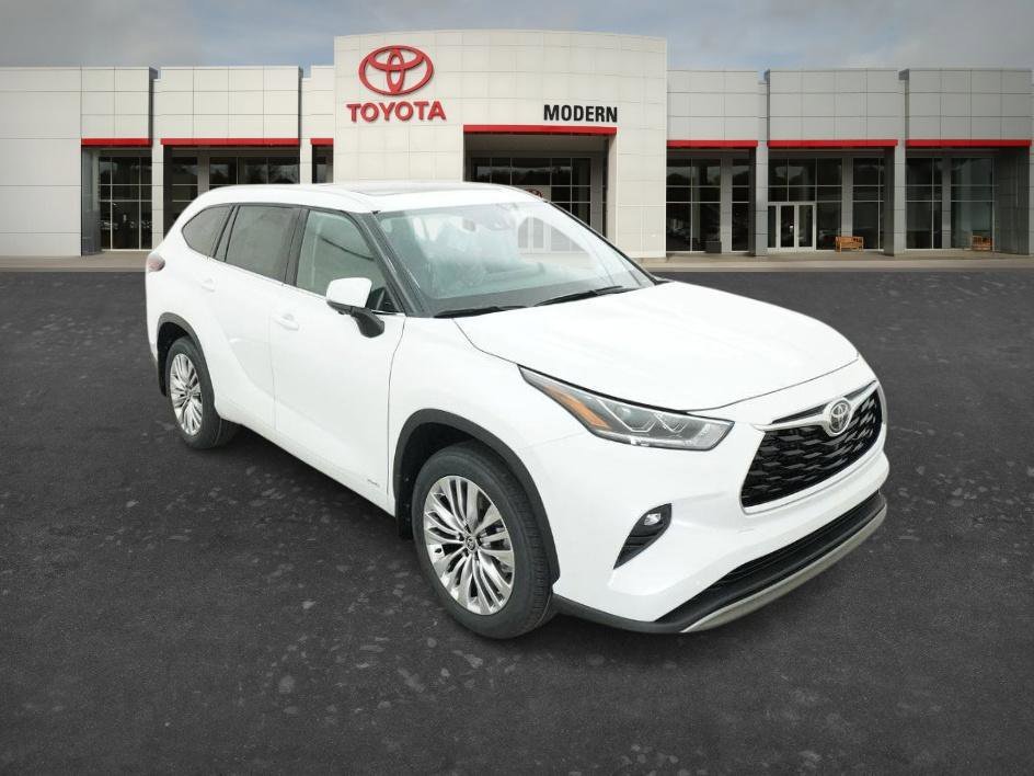 New 2026 Wind Chill Pearl Toyota Hybrid Platinum image 13