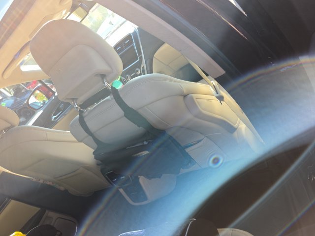Used 2017 Red Lincoln Reserve image 17