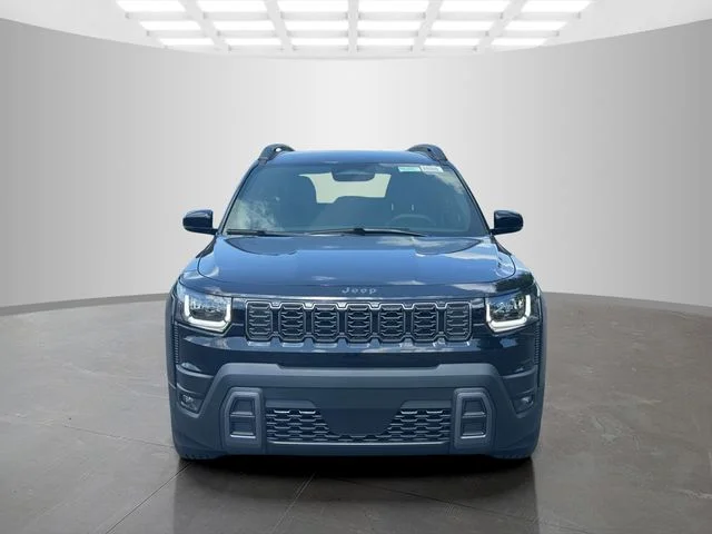 New 2026 Diamond Black Crystal Pearl-Coat Exterior Paint Jeep Limited image 2