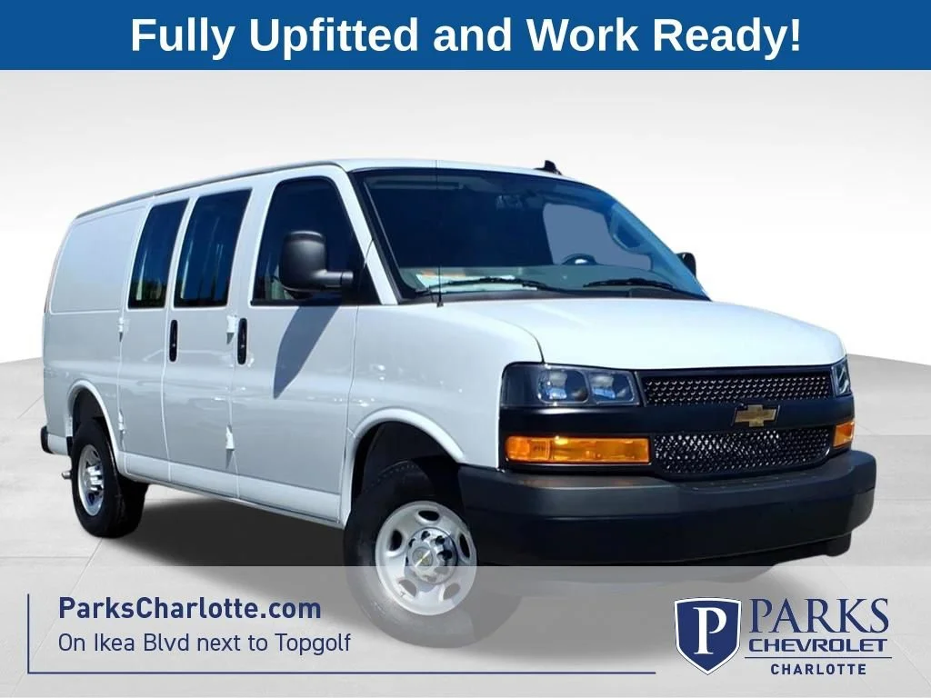 2026 Chevrolet Express 2500 Work Van HD's photo