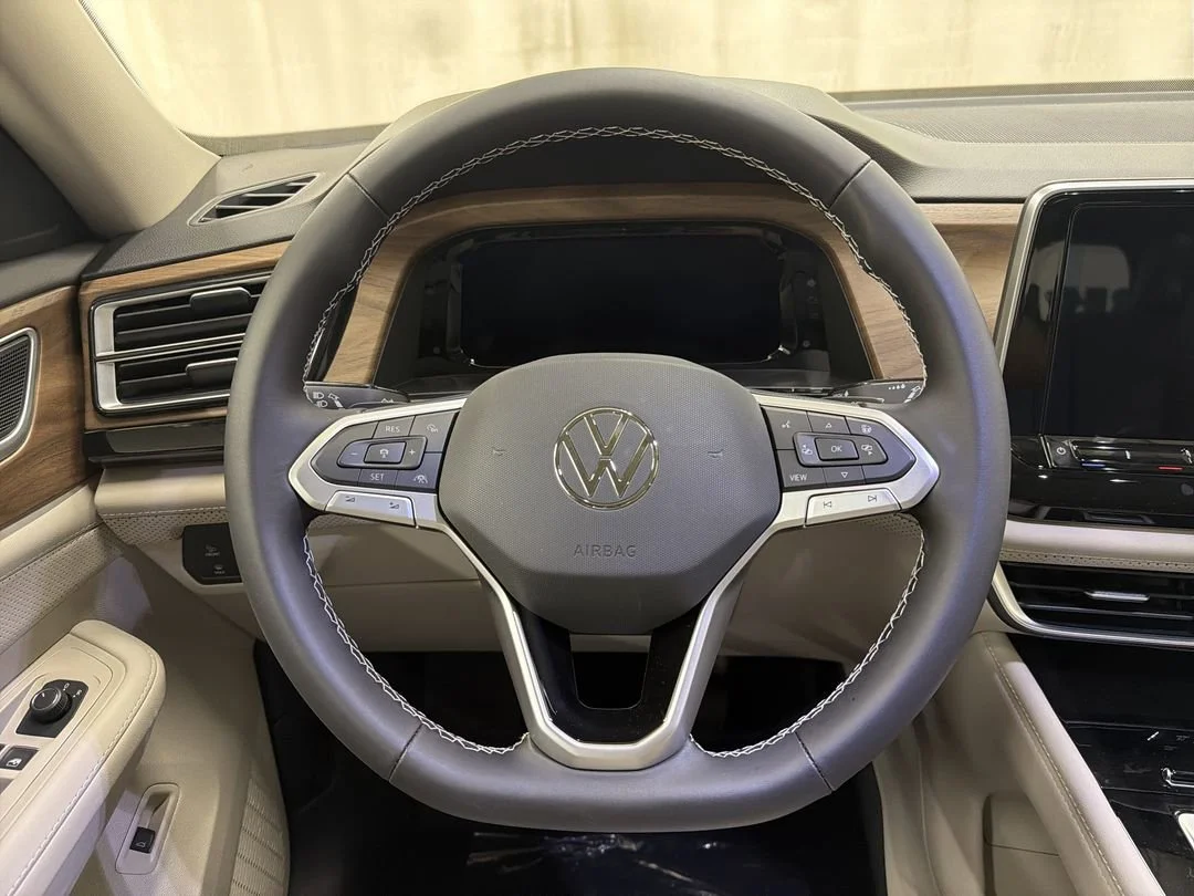 New 2026 Opal White Pearl Volkswagen 2.0T SE w/Technology image 16