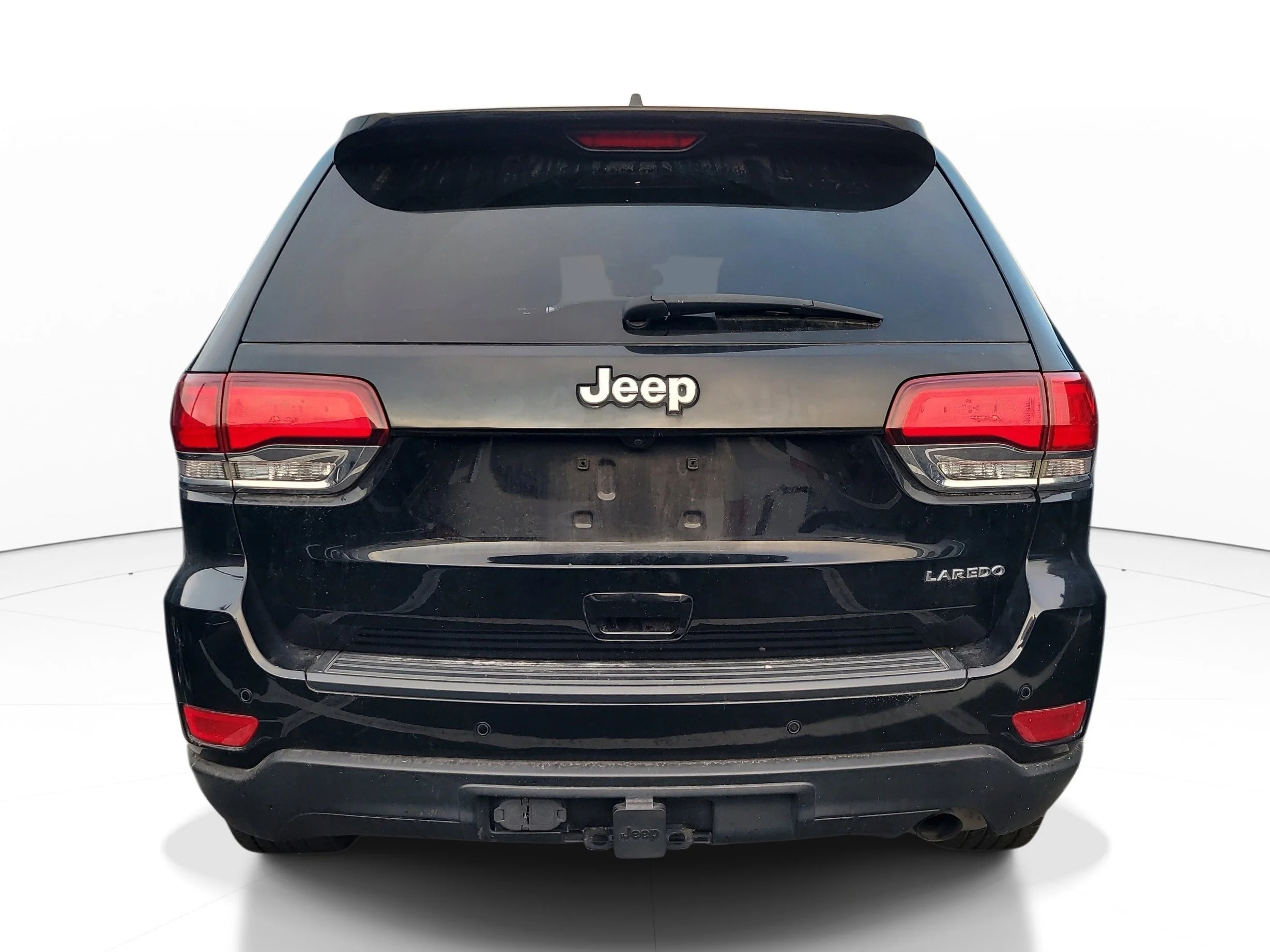 Used 2021 Diamond Black Crystal Pearlcoat Jeep Laredo E image 5