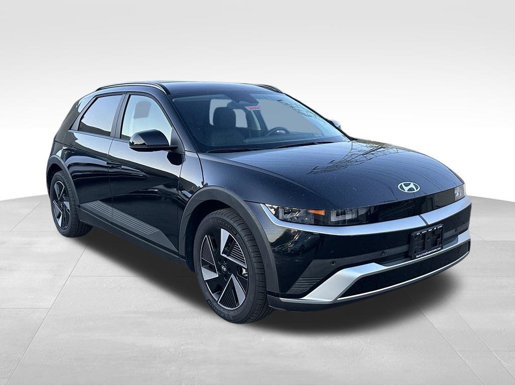 Used 2025 Black Hyundai SEL image 4