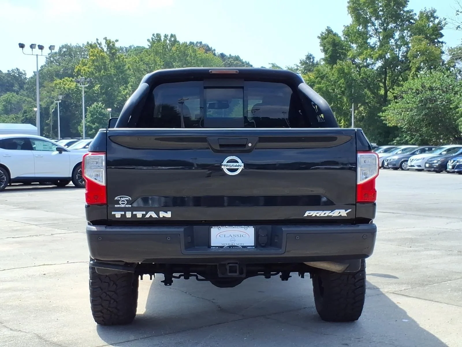 Used 2019 Magnetic Black Metallic Nissan PRO-4X image 8