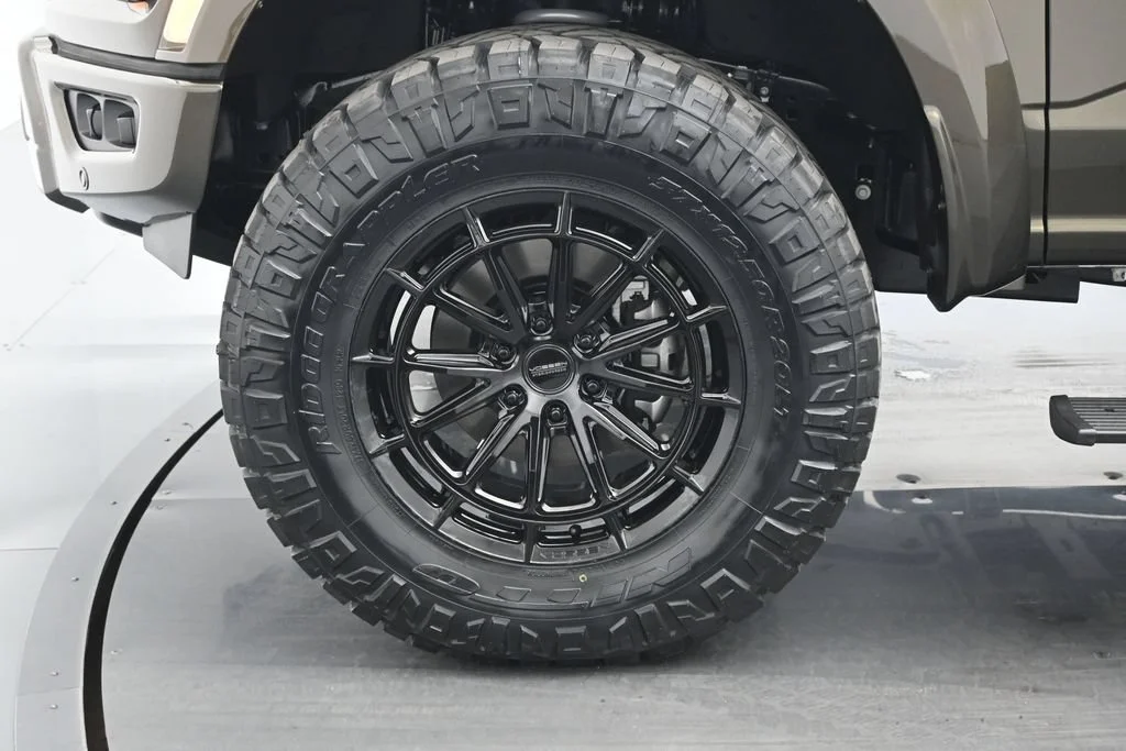 New 2026 Shelter Green Ford Raptor image 25