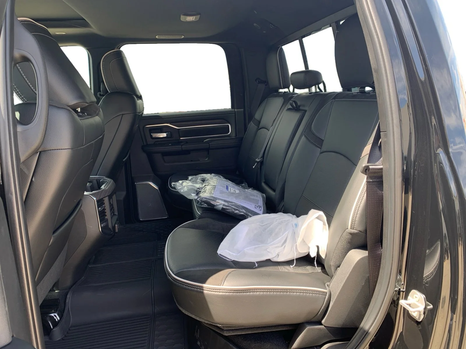 New 2026 Diamond Black Crystal Pearl Ram Laramie image 16